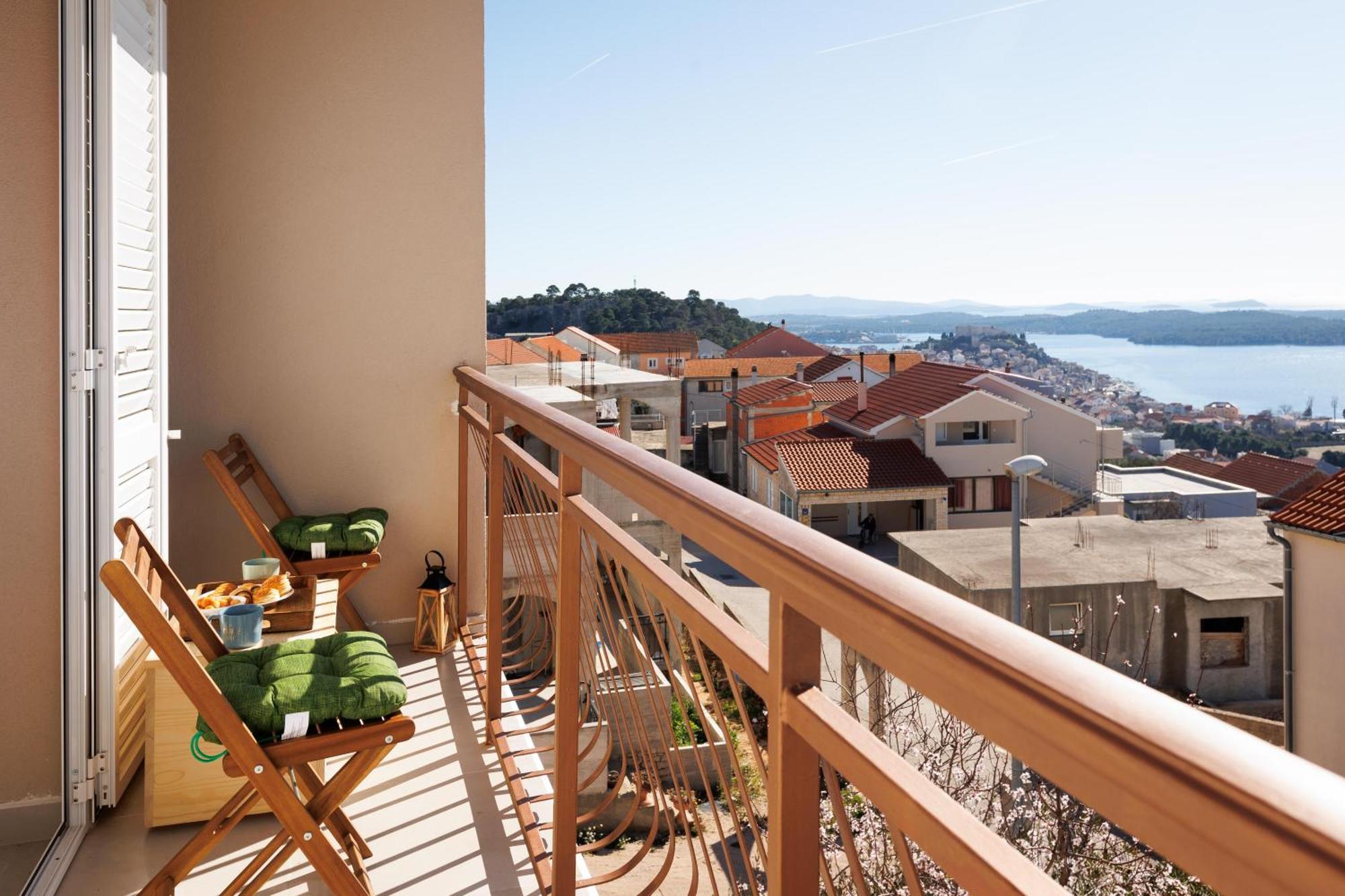 Summer Breeze Apartment - Quiet Place With A Spectacular View And A Garden Šibenik Exteriör bild