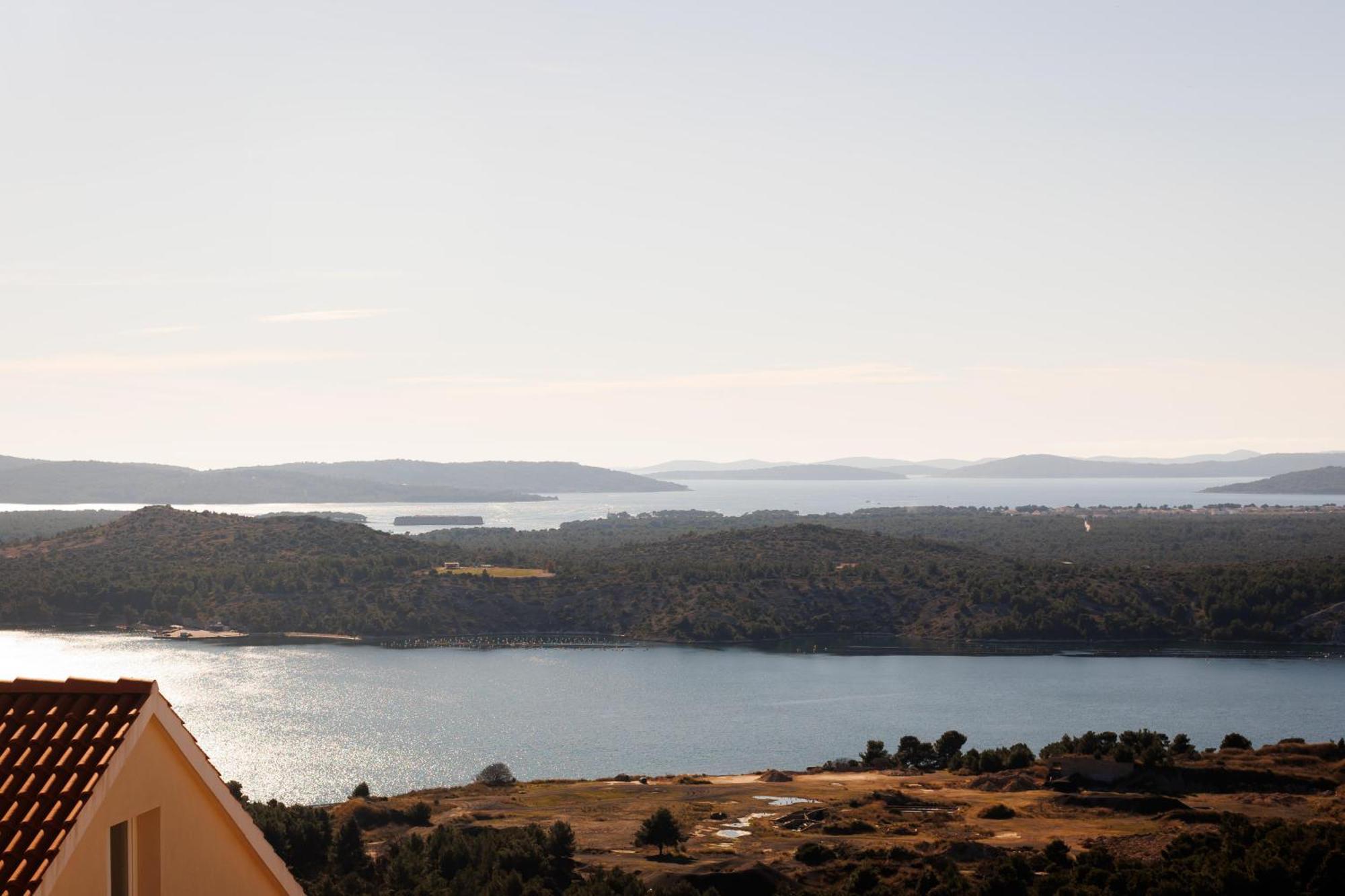 Summer Breeze Apartment - Quiet Place With A Spectacular View And A Garden Šibenik Exteriör bild