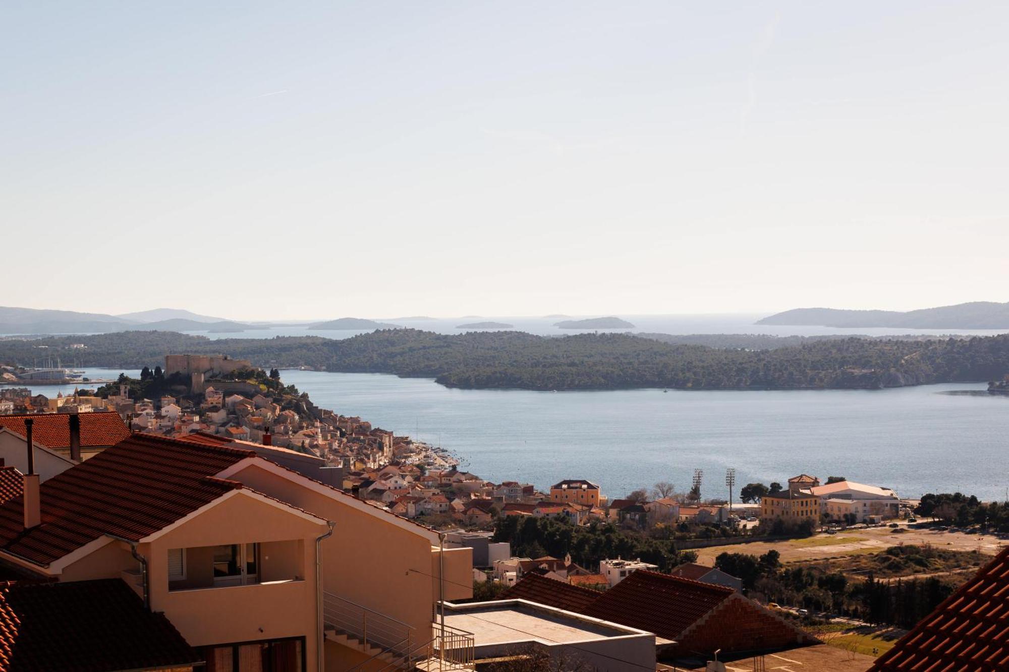 Summer Breeze Apartment - Quiet Place With A Spectacular View And A Garden Šibenik Exteriör bild